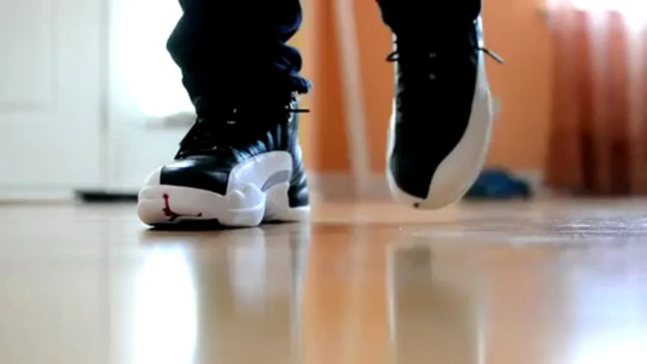 Jordan Retro 12 Playoffs bLACK White shoes review