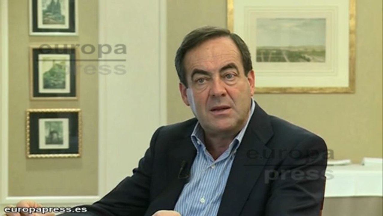 Bono recuerda al 15-M que "el único camino" es el Congreso