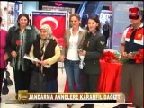 JANDARMA KARANFİL DAĞITTI 8.GÜN HABER