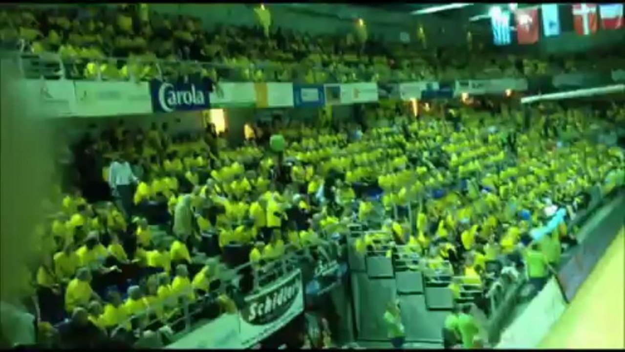 Ambiance avant match Metz Handball - Holstebro / Finale handball féminine retour coupe EHF 2013