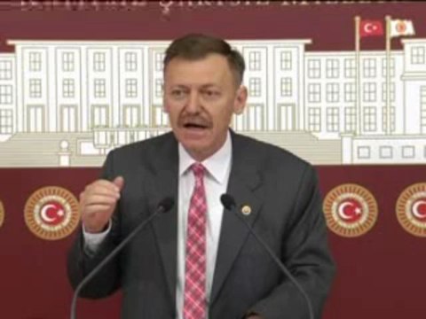 CHP Mersin Milletvekili Prof.Dr. Aytuğ Atıcı TBMM'de düzenlediği basın toplantısında Kamu Özel İşbirliği Yasasını CHP’nin iptal için neden Anayasa Mahkemesi götürdüğünü gerekçeleri ile anlattı.(08.05.2013)