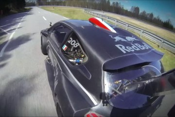 Peugeot 208 T16 avec Sébastien Loeb au volant