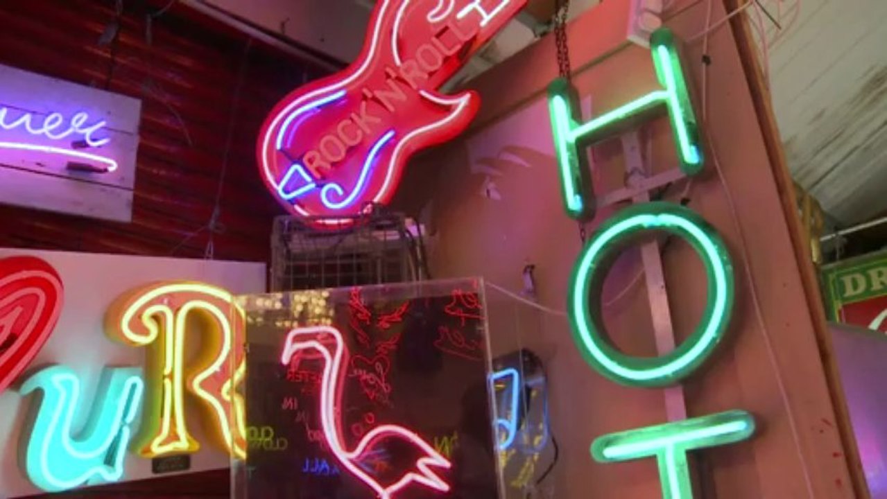 Chris Bracey, King of Neon