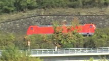 Züge und Rheinschiffe gegenüber Bad Salzig, BR189, BR152, 2x BR185, 2x BR428