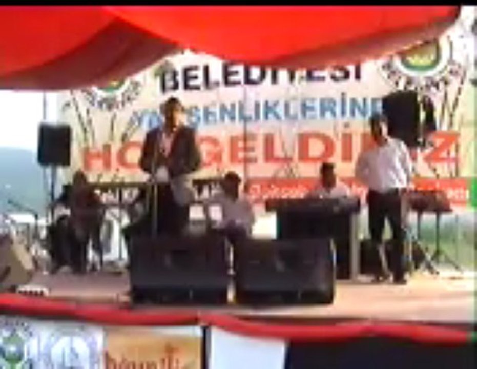 EŞARBINI YAN BAĞLAMA AYHAN YAĞMUR