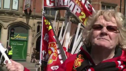 Manchester United fans prepare to pay final tribute to Ferguson