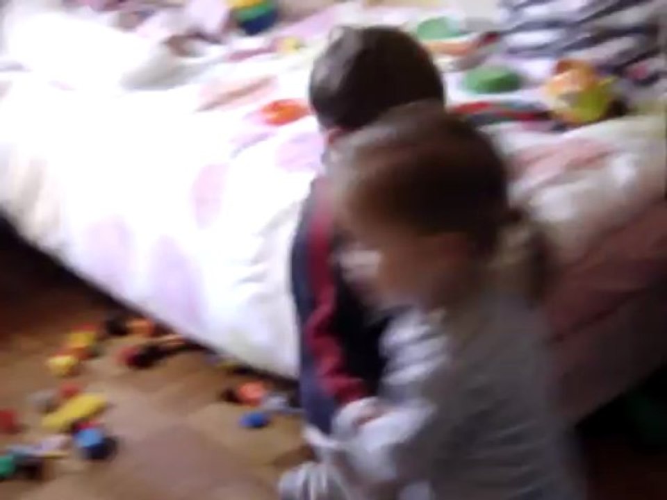 Maureen et Camille Moulière dansent