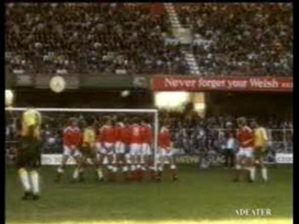 HAMLET : THE MILD CIGAR PUB