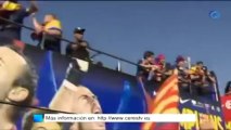 El Barça celebra el título de Liga en una rúa ante medio millón de personas