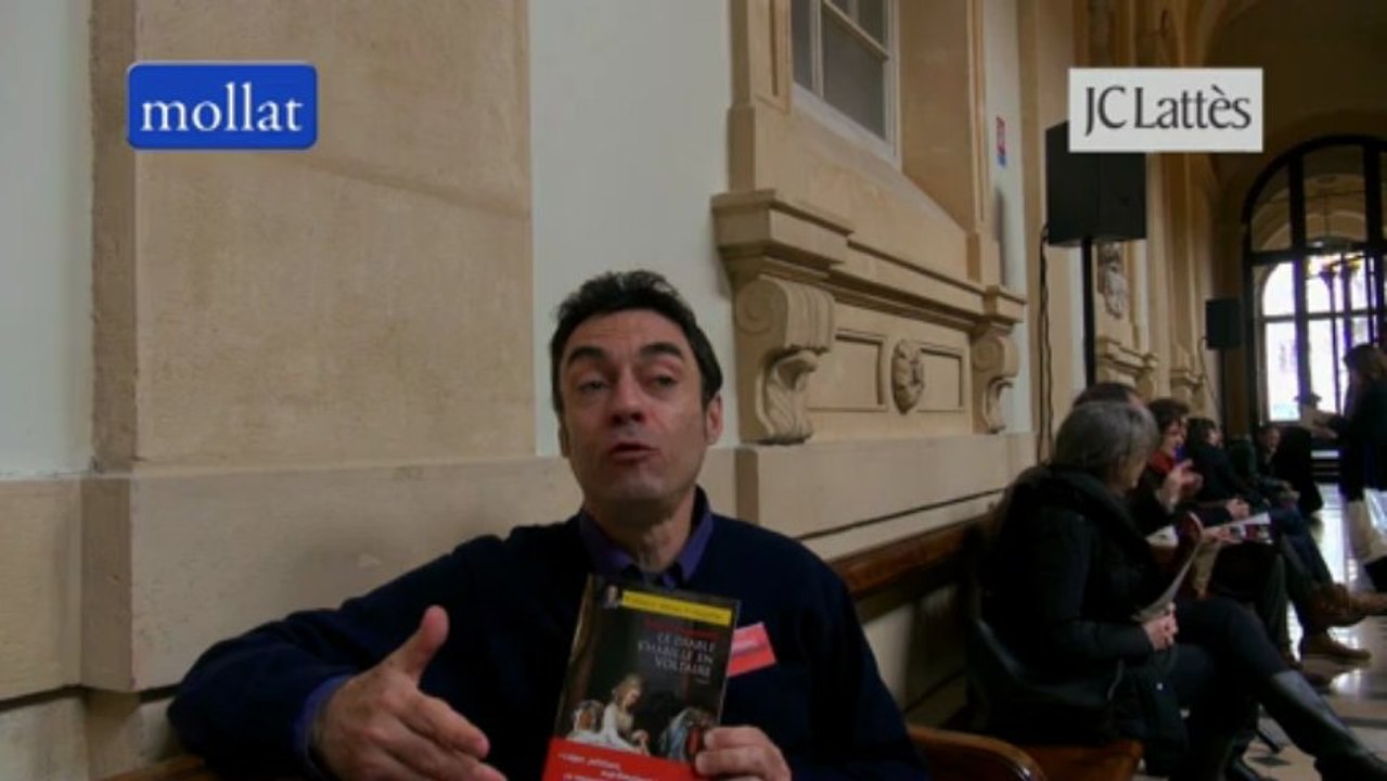 Frédéric Lenormand - Voltaire mène l'enquête  : Le diable s'habille en Voltaire