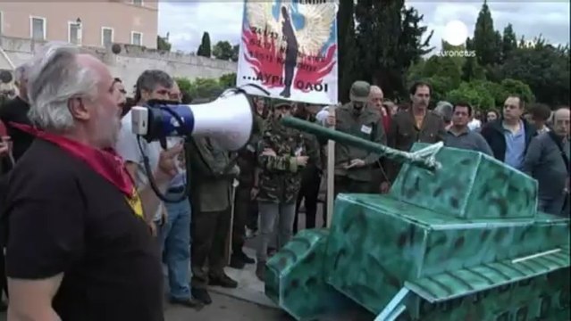 Paros y manifestaciones en Grecia tras prohibirse una...