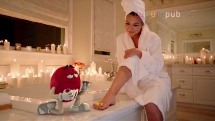 Sad love song hit: M&M's doing it right!