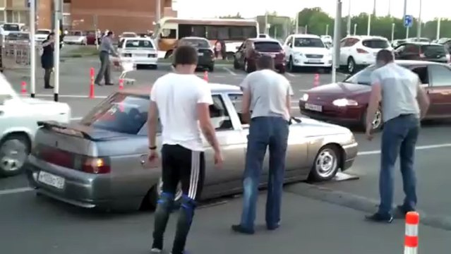 tuning russe contre dos d'âne Russian tuning vs speed bump Tuning vs Dos d'âne Заниженный таз vs лежачий полицейский