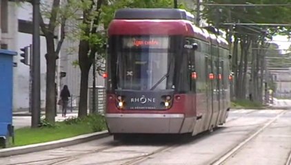Rhonexpress : Arrivée d'une rame de la station Part Dieu à Lyon