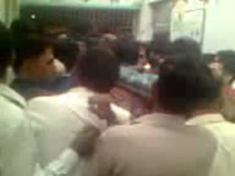 PML Nawaz Khwaja Saad Rafique Kicked Out by Youth after Doing Rigging