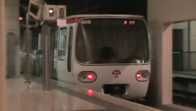 MPL75 : Manœuvre à la station Stade de Gerland sur la ligne B du métro de Lyon