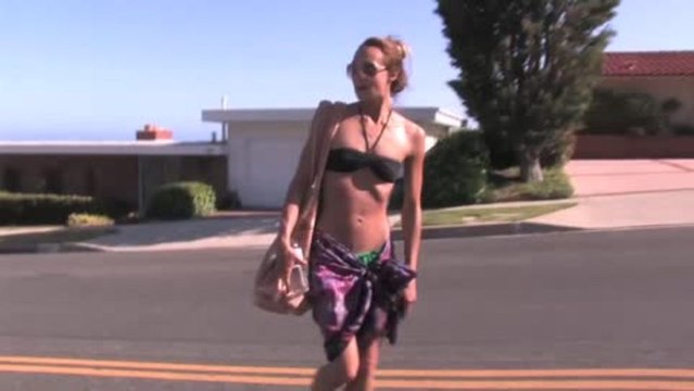 Sharni Vinson's Bikini Day Break Up Cure