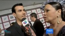 David Zepeda @davidzepeda1 en la alfombra de Los 50 más bellos || DA