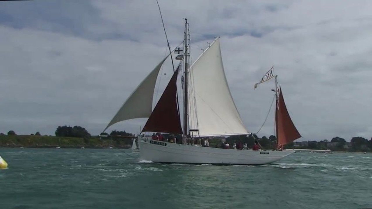 Biche ouvre la grande parade