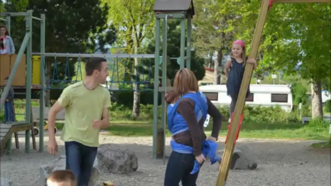 Enveloppé croisé au parc