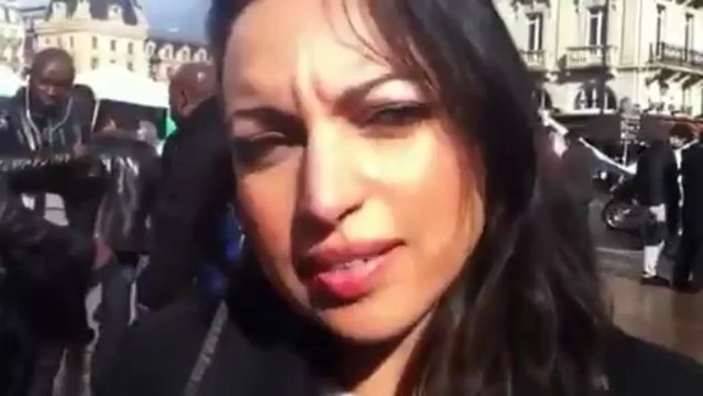 Explications d'une manifestante copte des evenements à la Cathédrale du Caire