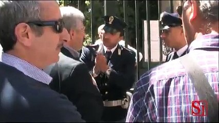 Napoli - Sit-in di protesta ai cancelli della Floridiana (14.05.13)
