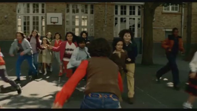 CHRONIQUES D'UNE COUR DE RECRE - Bande-annonce VF