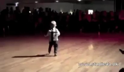 2 year old baby dancing - Must watch