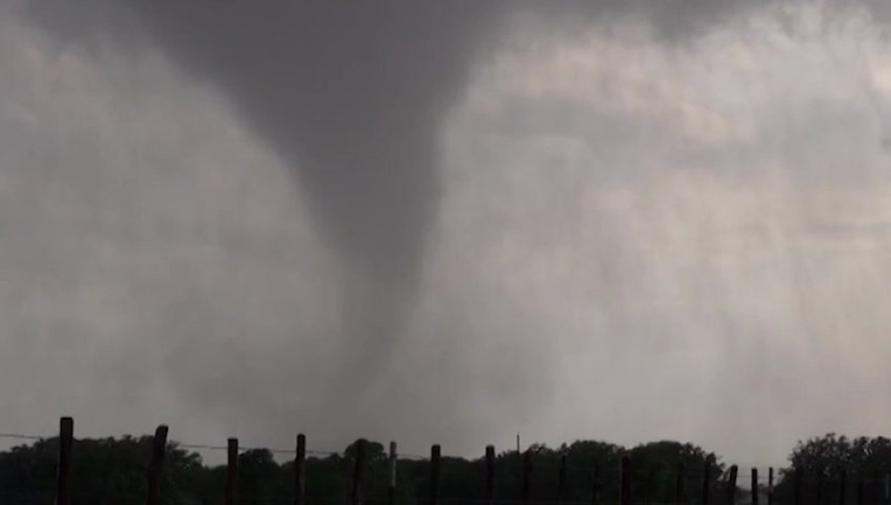 Une tornade fait 6 morts dans le nord du Texas