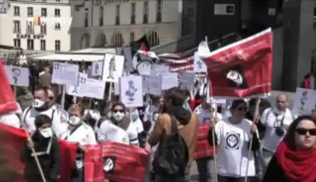 [Espagne TV] Manifestation des Aides Soignantes et Infirmières de NB3NP le 12 mai 2013 à la Bastille,Paris