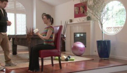 Vidéo : 2 minutes d'exercices pour des biceps toniques !