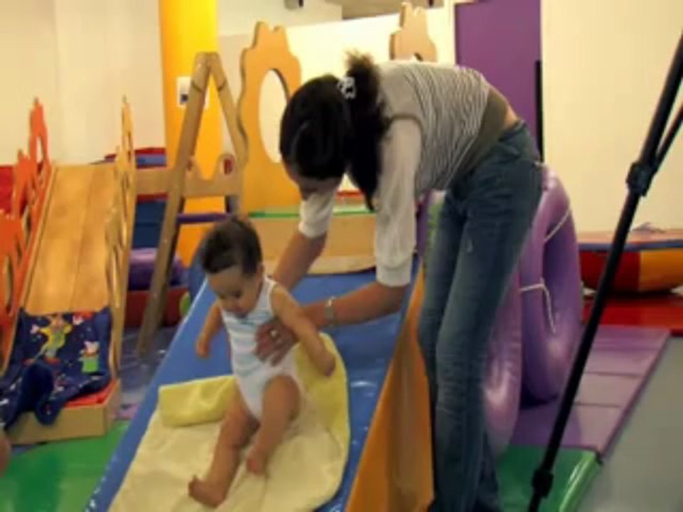Vidéo : la gym câlins pour Bébé