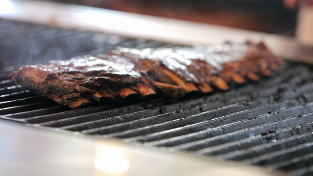 How to make Memphis-style BBQ ribs
