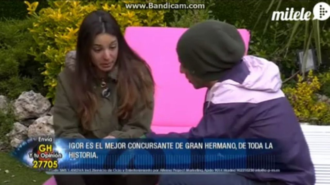 Kris & Soni hablando sobre Igor en el jardín {16-05-13}