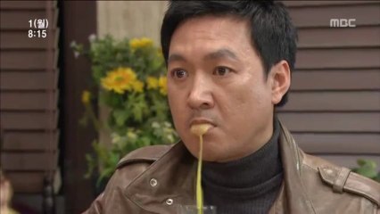 Un homme surpris dans une série coréenne