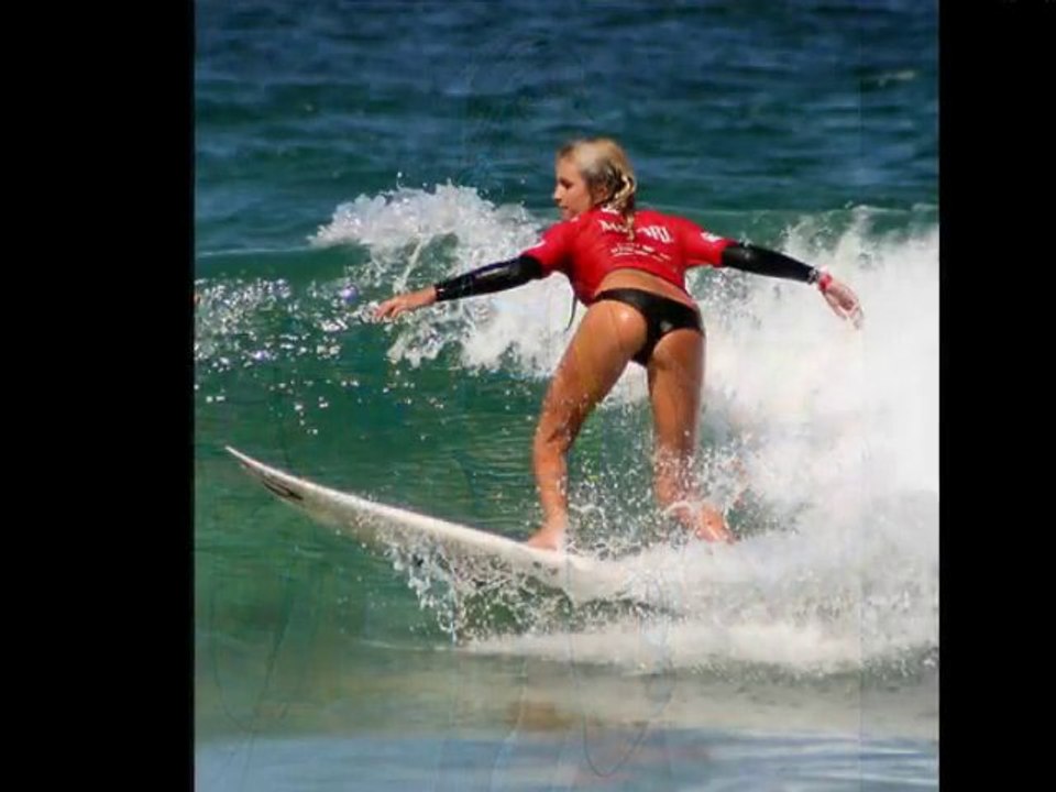 Compilation des plus belles filles qui surfent.