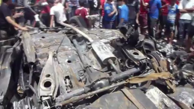 Baghdad car bomb kills many, PM blames sectarianism