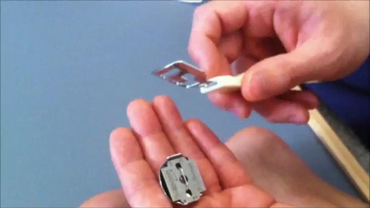 Smooth Feet LessonTutorial - How To Use The Glamscious 2 In 1 Foot Rasp & Callus Remover