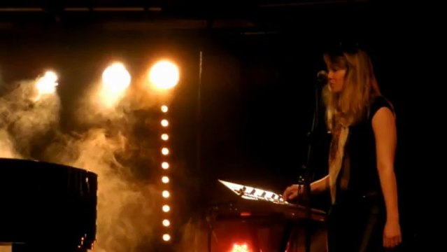 CHARLES-BAPTISTE BOUGE TES HANCHES AU MAGIC MIRRORS FESTIVAL ALORS... CHANTE DE MONTAUBAN LE 8 MAI 2013