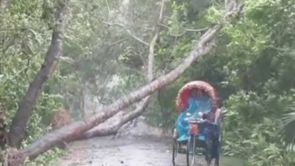 Cyclone kills at least six in Bangladesh