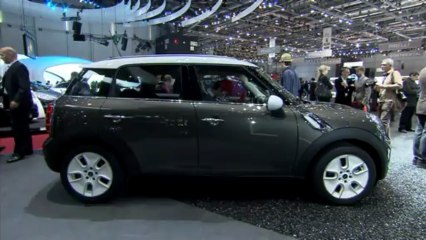 Скачать видео: MINI Countryman - En direct du salon de Genève 2010