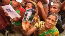 Bangladeş'te tekstil fabrikaları tekrar işbaşı yaptı