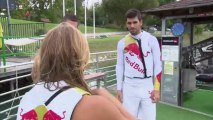 Jaime Alguersuari et Sébastien Buemi font du wakeboard