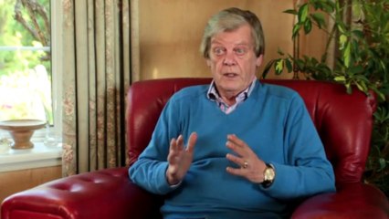 Former ITN and B*B*C Panorama corresp. Alan Hart talks about 9/11, controlled demoliton & the media