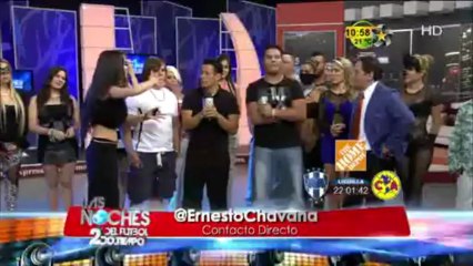 Símbolo declara su amor a Vivian