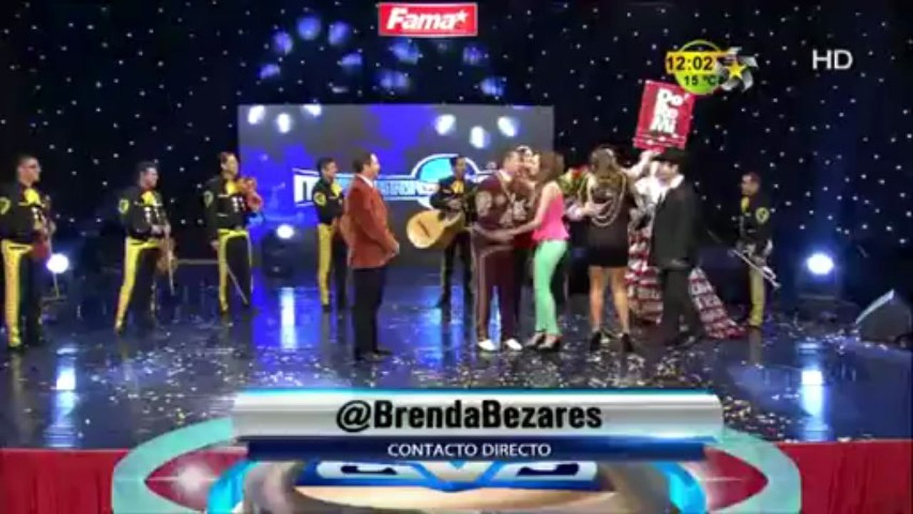 Mario Bezares le lleva Mariachi a Brenda Bezares