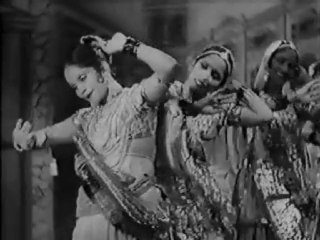Achhut Kanya (1936) - Choodi Main Laaya Anmol Re - Stage Dance
