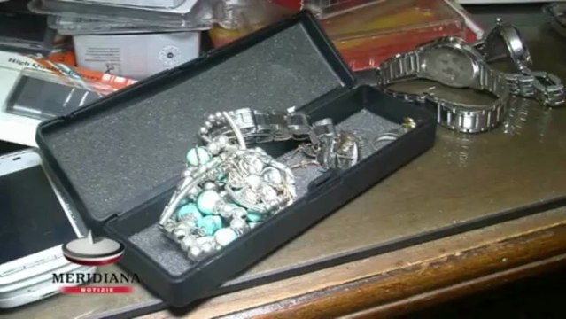 Adescavano ragazzi su Fb e poi gli svaligiavano la casa. A fine lavoro postavano tutto sul