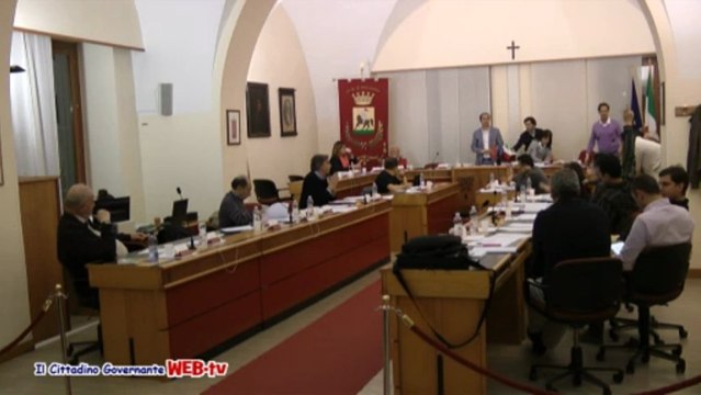 Consiglio comunale 13 maggio 2013 Punto 3 variazione piano urbanistico commerciale votazione