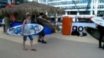 Wellenreiten am Münchner Flughafen- Eröffnung des Surf & Style